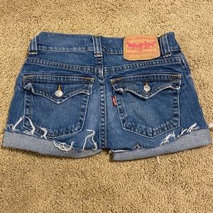 4 for $10! Levi distressed shorts